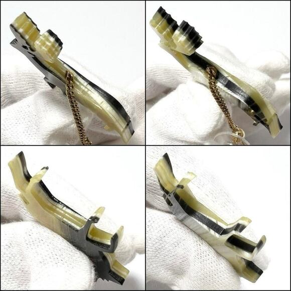 CHANEL Earrings - Picture 5 of 10